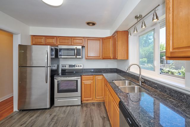 9027 Kenton Avenue, Skokie, IL 60076
