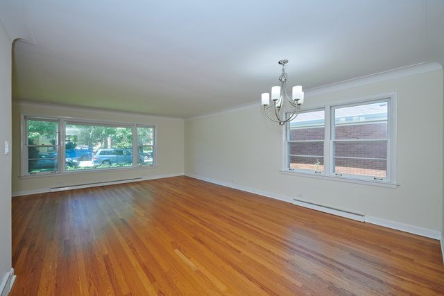 9027 Kenton Avenue, Skokie, IL 60076