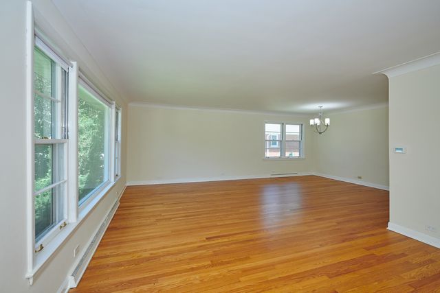 9027 Kenton Avenue, Skokie, IL 60076
