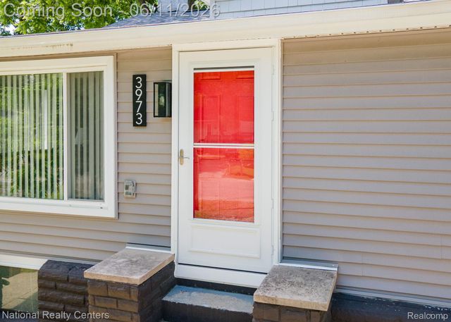 3973 Oak Knoll Road, Waterford Charter Township, MI 48328