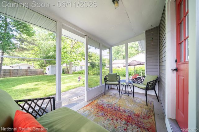 3973 Oak Knoll Road, Waterford Charter Township, MI 48328