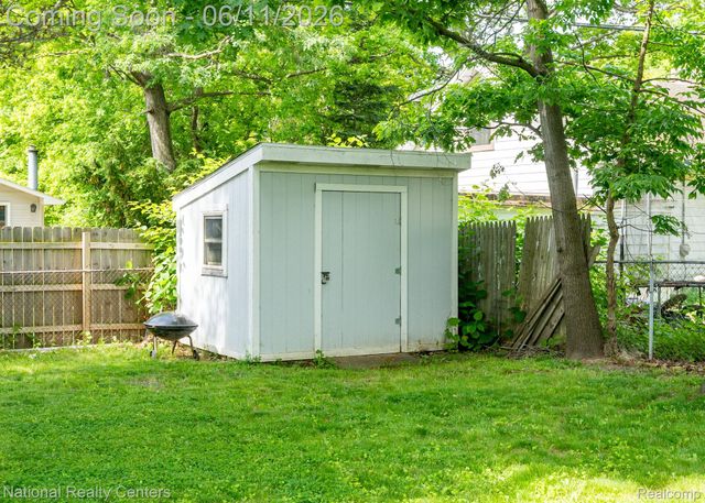 3973 Oak Knoll Road, Waterford Charter Township, MI 48328