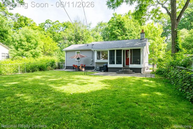 3973 Oak Knoll Road, Waterford Charter Township, MI 48328