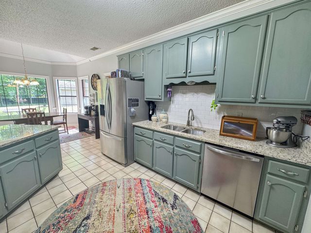 7733 SUNNY TRAIL DR, Bartlett, TN 38135