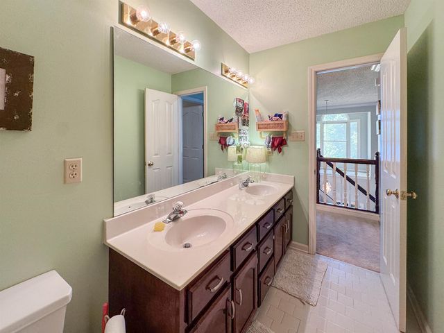 7733 SUNNY TRAIL DR, Bartlett, TN 38135