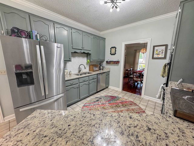 7733 SUNNY TRAIL DR, Bartlett, TN 38135