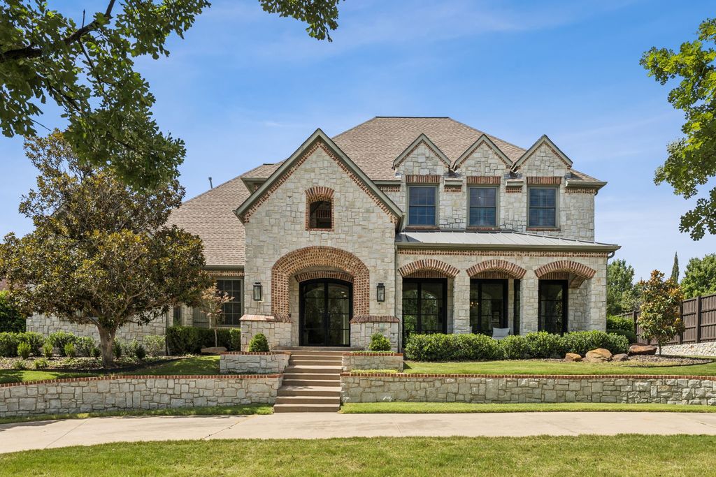 2607 King Arthur Boulevard, Lewisville, TX 75056