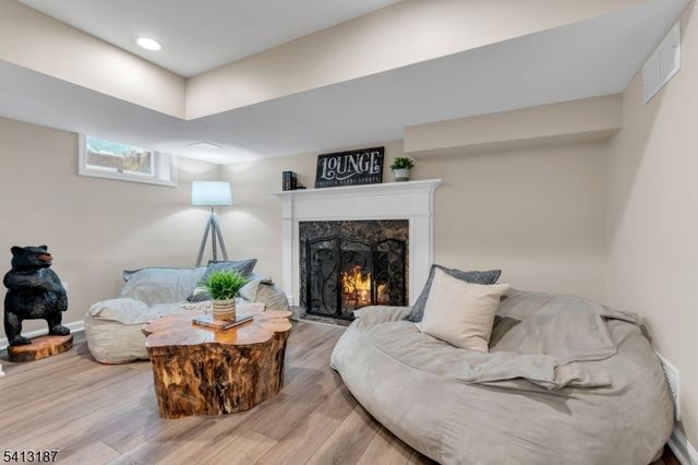 166 Washington Ave, Chatham Boro, NJ 07928