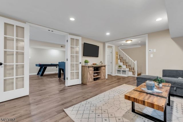 166 Washington Ave, Chatham Boro, NJ 07928