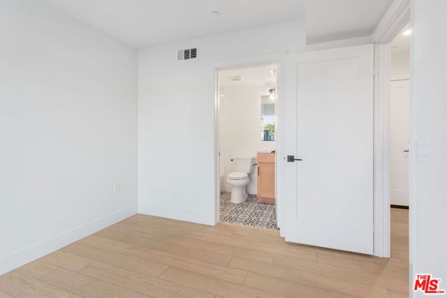 11212 W Victory Boulevard 7, Los Angeles, CA 91606