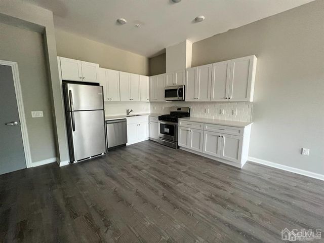 3 Old Trenton Road 17, Cranbury, NJ 08512