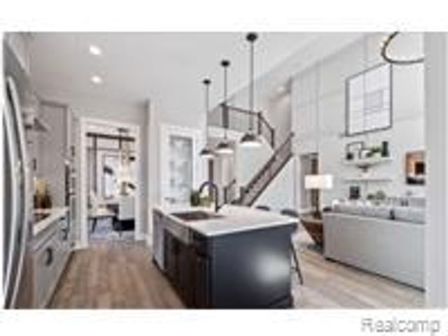 5620 Suffolk Ct. Court, West Bloomfield, MI 48322