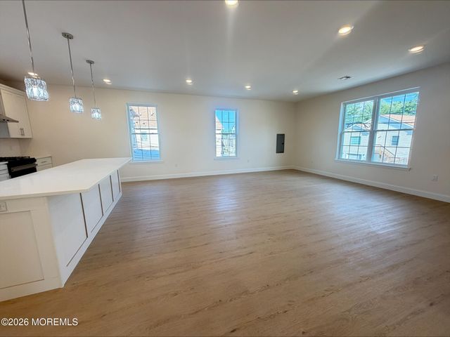 57 Oak Street, Keansburg, NJ 07734