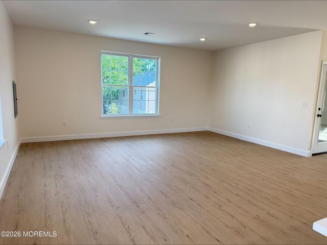 57 Oak Street, Keansburg, NJ 07734