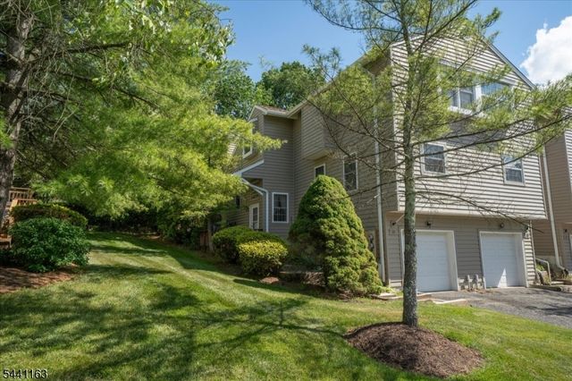 15 Rhea Run, Hampton Twp., NJ 07860