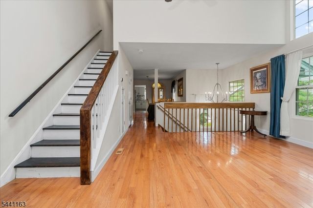 15 Rhea Run, Hampton Twp., NJ 07860
