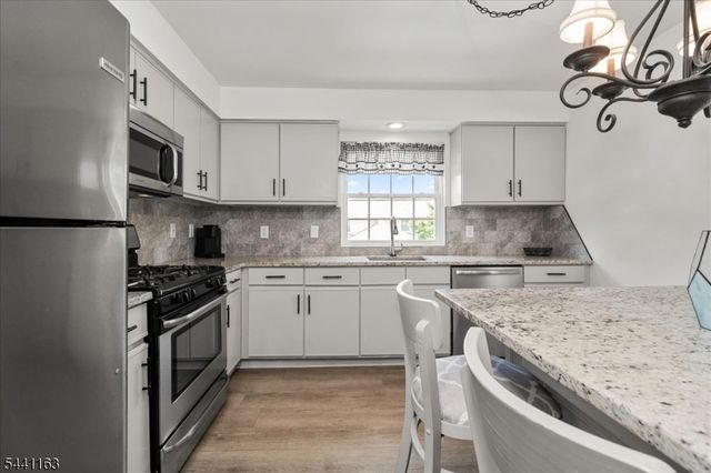 15 Rhea Run, Hampton Twp., NJ 07860