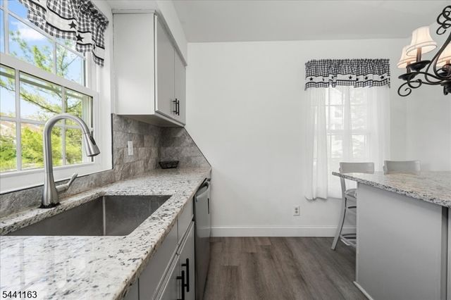 15 Rhea Run, Hampton Twp., NJ 07860