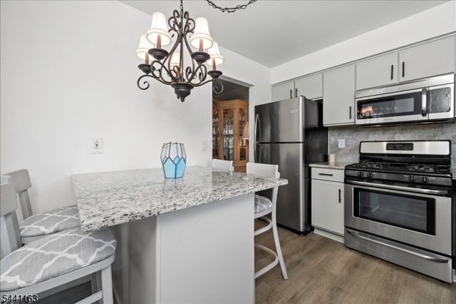 15 Rhea Run, Hampton Twp., NJ 07860