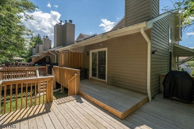 15 Rhea Run, Hampton Twp., NJ 07860