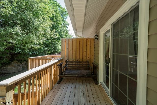 15 Rhea Run, Hampton Twp., NJ 07860