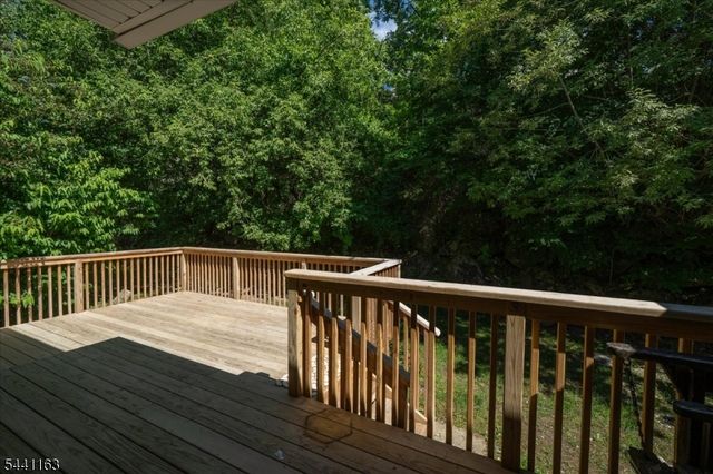 15 Rhea Run, Hampton Twp., NJ 07860