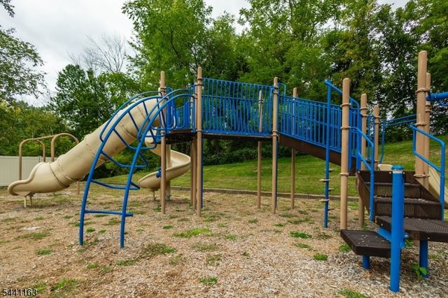 15 Rhea Run, Hampton Twp., NJ 07860