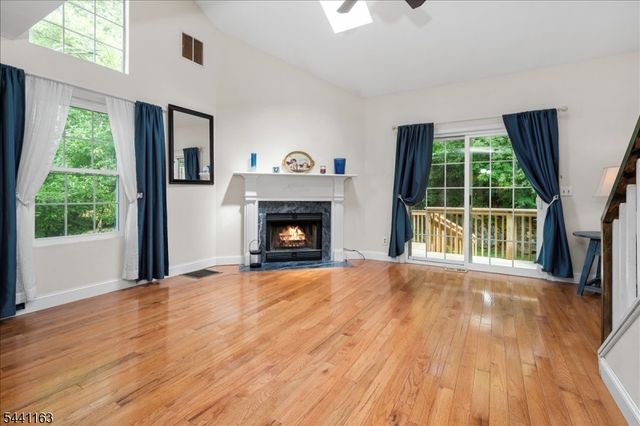 15 Rhea Run, Hampton Twp., NJ 07860