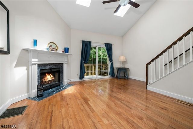 15 Rhea Run, Hampton Twp., NJ 07860