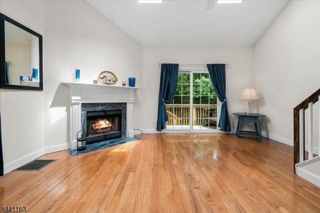 15 Rhea Run, Hampton Twp., NJ 07860