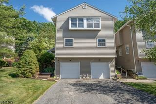 15 Rhea Run, Hampton Twp., NJ 07860
