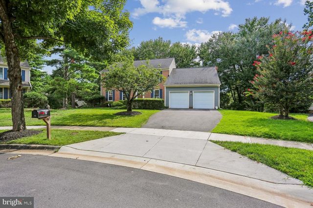 12 LILY POND CT, Rockville, MD 20852