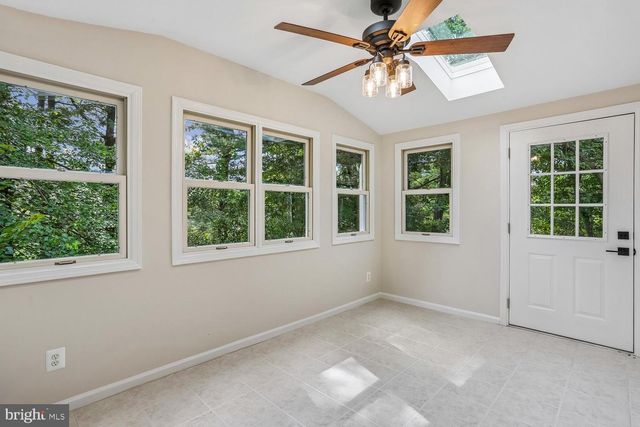 12 LILY POND CT, Rockville, MD 20852