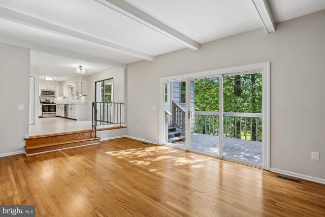 12 LILY POND CT, Rockville, MD 20852