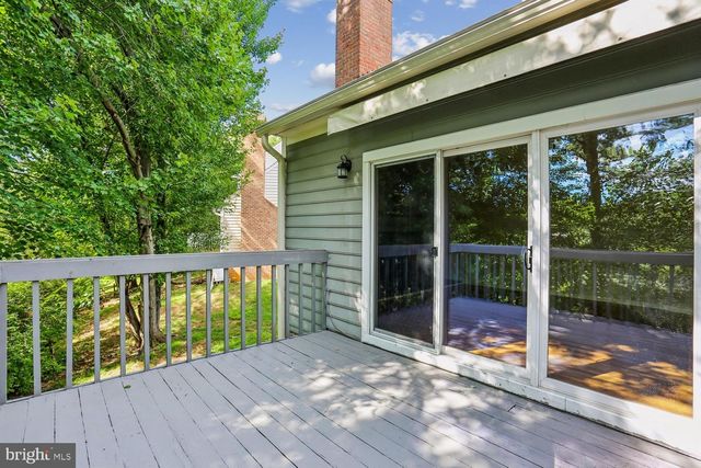 12 LILY POND CT, Rockville, MD 20852