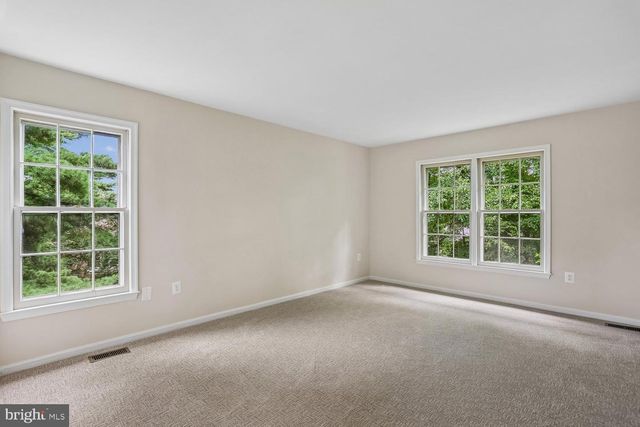 12 LILY POND CT, Rockville, MD 20852