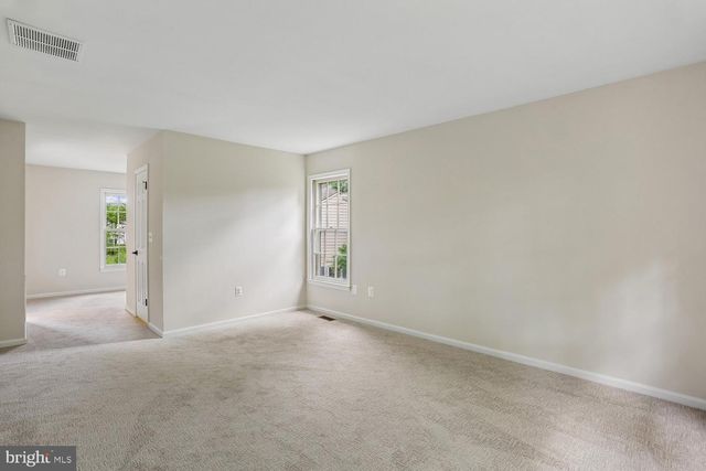 12 LILY POND CT, Rockville, MD 20852