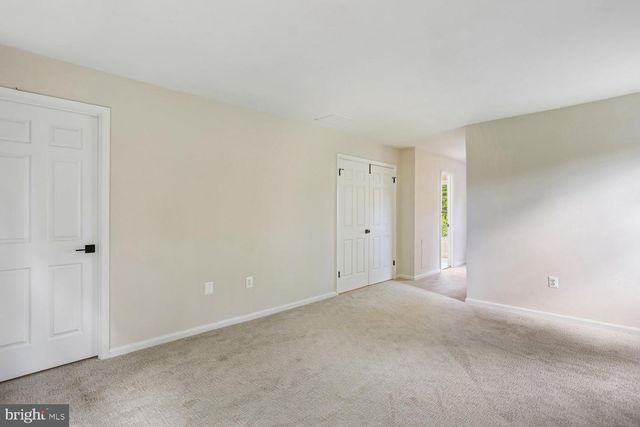 12 LILY POND CT, Rockville, MD 20852