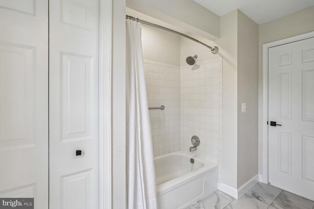 12 LILY POND CT, Rockville, MD 20852