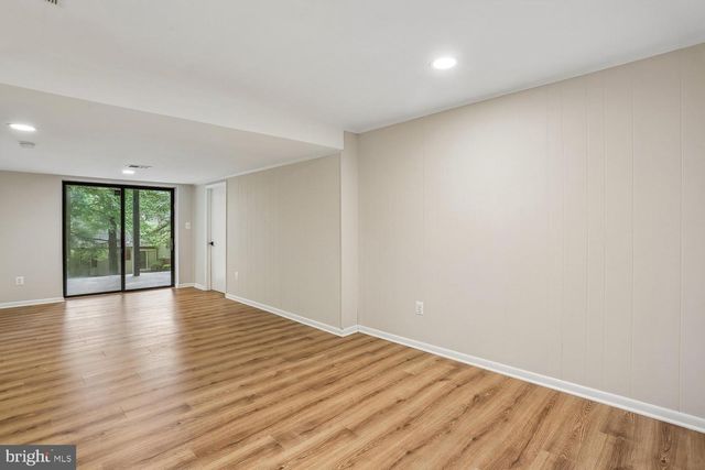 12 LILY POND CT, Rockville, MD 20852