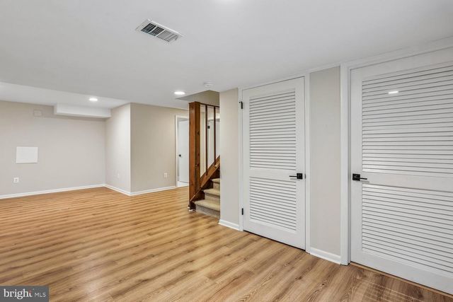 12 LILY POND CT, Rockville, MD 20852