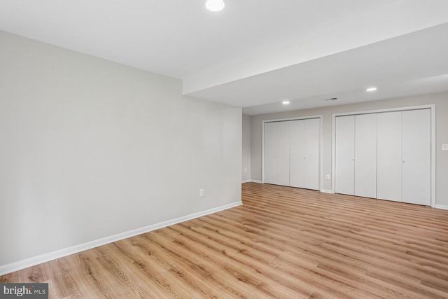12 LILY POND CT, Rockville, MD 20852