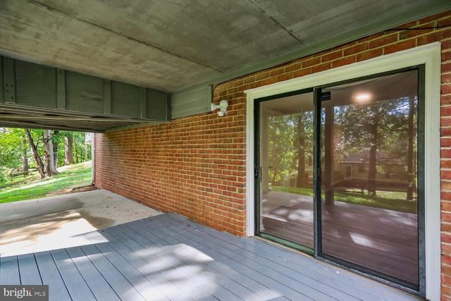 12 LILY POND CT, Rockville, MD 20852