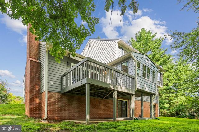 12 LILY POND CT, Rockville, MD 20852