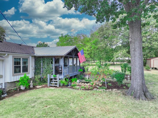 218 Harbor Dr, Hendersonville, TN 37075