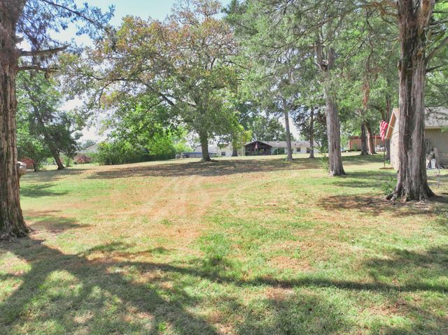218 Harbor Dr, Hendersonville, TN 37075