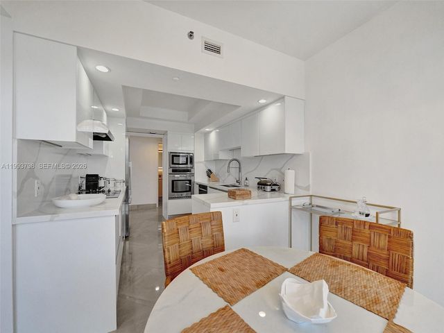 7000 Island Boulevard 1207, Aventura, FL 33160