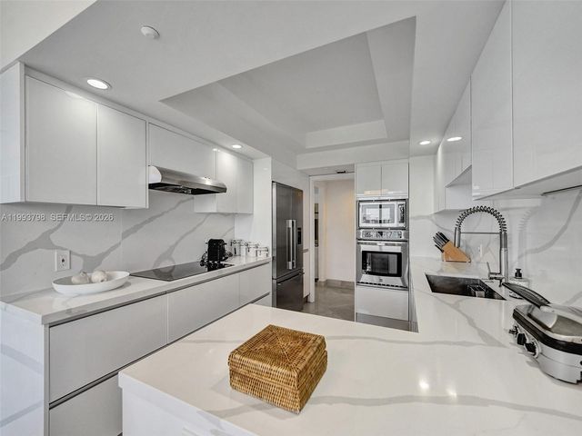 7000 Island Boulevard 1207, Aventura, FL 33160