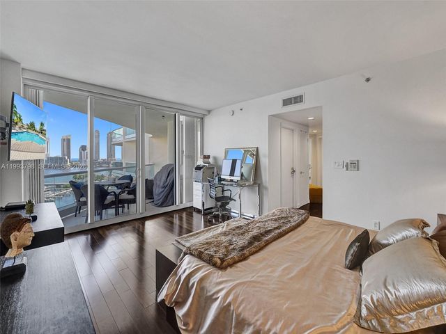 7000 Island Boulevard 1207, Aventura, FL 33160