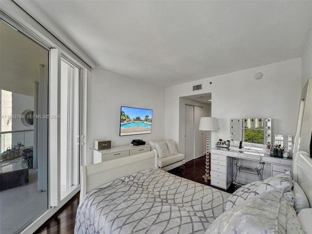 7000 Island Boulevard 1207, Aventura, FL 33160
